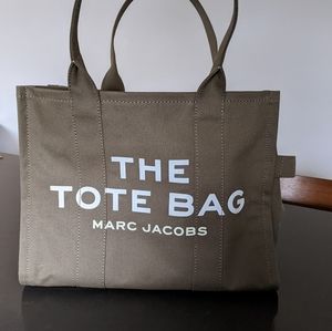 Marc Jacobs The TOTE NWOT